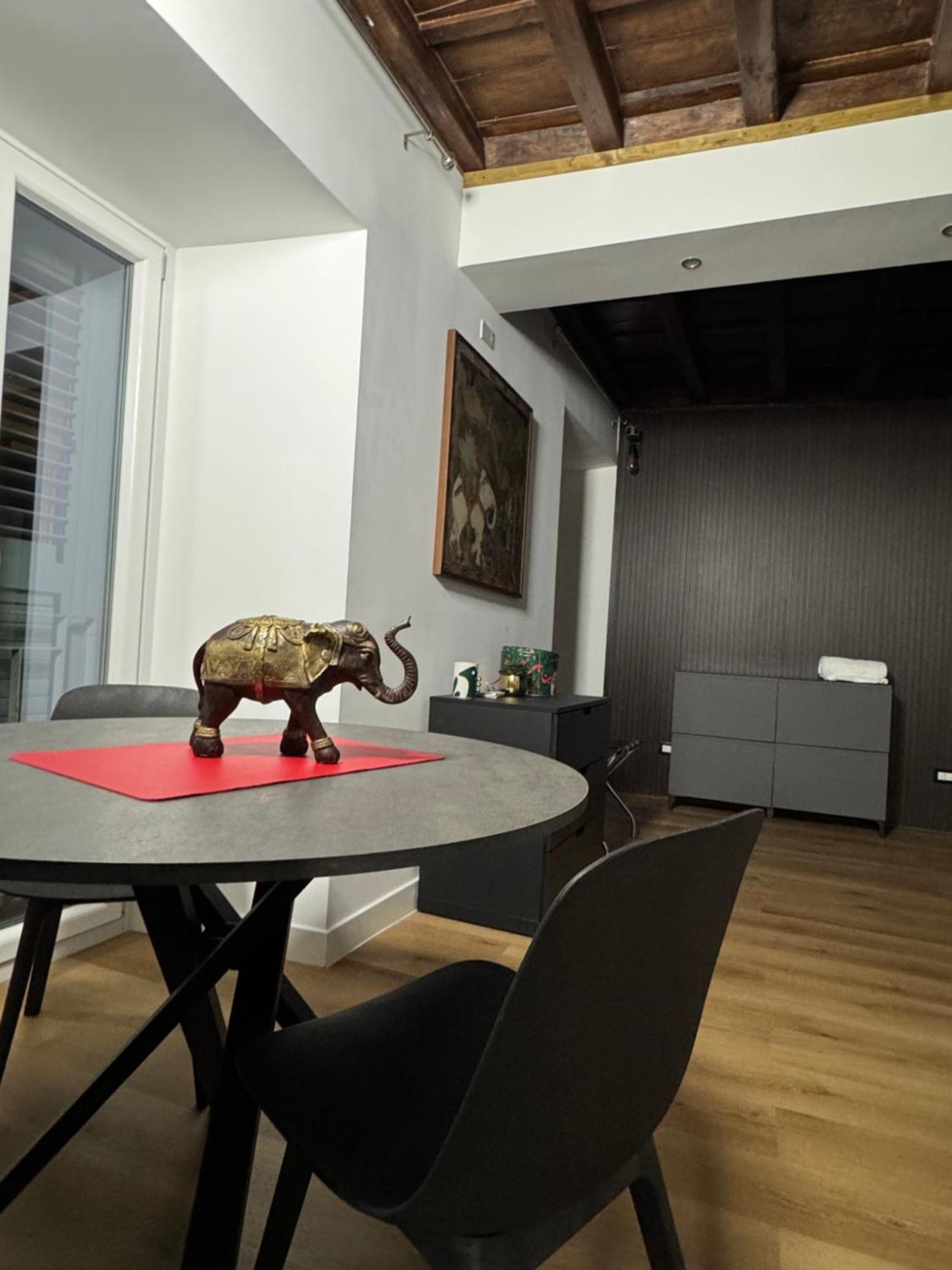 Guest house Elephant Parliament *
